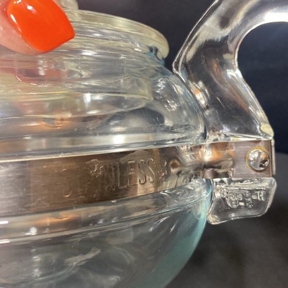 Pyrex - Flameware 6 Cup Teapot with Lid - Picture 3 of 12